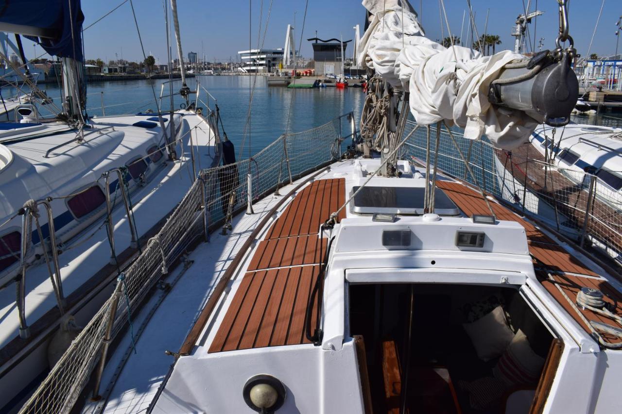 Velero En Puerto De Valencia - E&M Boats Hotel Buitenkant foto